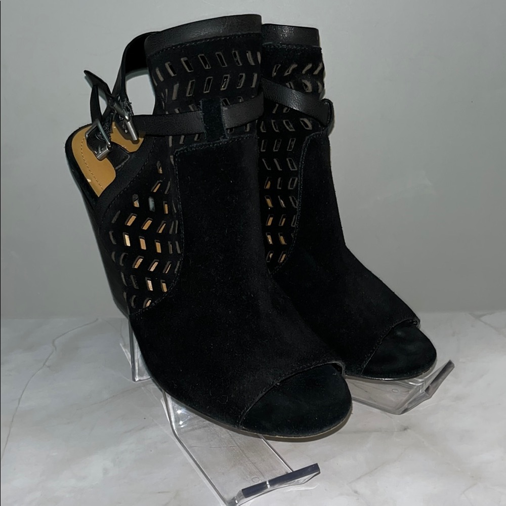 BCBGeneration Black Peep Toe Ankle Booties 🖤
